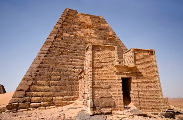 Big Sudanese pyramid in the Bayuda (Sahara) pyramid, in Sudan.