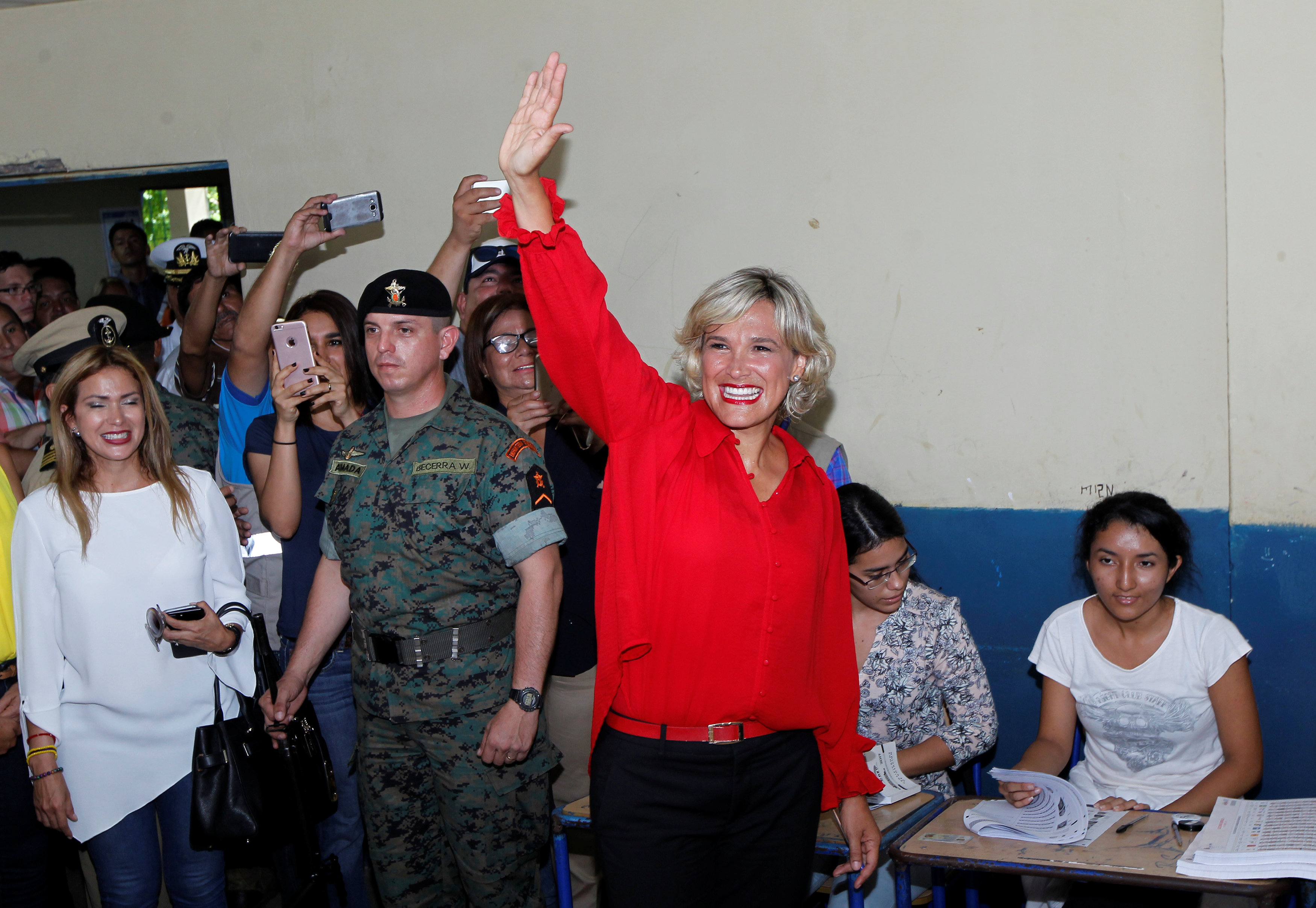 Candidata presidencial ecuatoriana, Cynthia Viteri declina a favor de Lasso