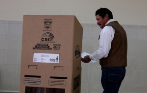 En 8 horas 600 funcionarios harán recuento parcial de elecciones en Ecuador