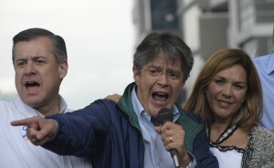 Guillermo Lasso dice que su “lucha” en Ecuador es la de opositores venezolanos: ¡Aquí no lo vamos a permitir!