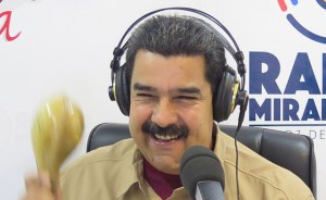 Mientras se multiplica la represión, Maduro dice que “estamos felices” y manda a “bailar”  (Video)