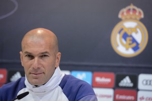 Zidane entiende las dudas de Isco para renovar con el Madrid