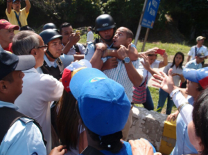 PoliVargas reprime marcha pacífica de docentes: Varios detenidos y agredidos
