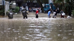 Torrenciales lluvias dejan sin agua a más de un millón de hogares en Chile