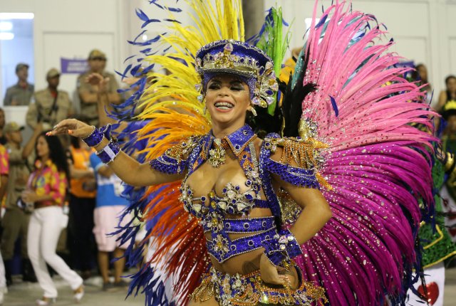 Carol Marins, drum queen of the Paraiso do Touiuti samba school, performs during the carnival parade at the Sambadrome in Rio de Janeiro, Brazil, February 26, 2017. REUTERS/Sergio Moraes