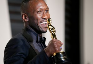 La victoria negra en el Óscar de “Moonlight” opacada con caos final
