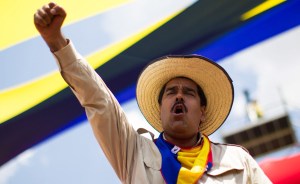 Maduro pidió a los rojitos “derrotar en las calles” la conspiración contra su “Prostituyente”