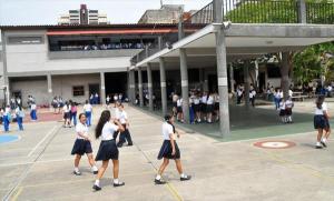 Hasta 15 dólares semanales deben gastar los padres venezolanos en meriendas escolares para sus hijos