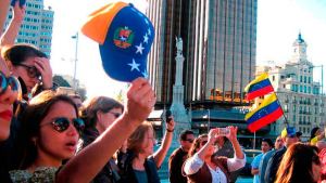 Estudiantes en el Extranjero: Miles de venezolanos sufren penurias fuera del país