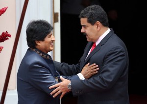 Evo Morales felicita a Maduro por triunfo electoral en regionales