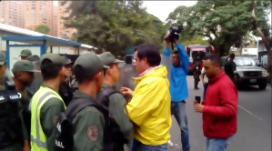 Paparoni denuncia agresión por la GNB y colectivos en el Ministerio de Alimentación