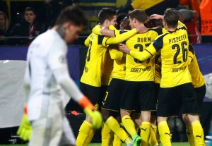 Borussia Dortmund venció a Benfica 4-0 con triplete de Aubameyang