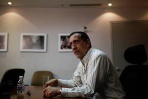 José Guerra exige posponer la reconversión monetaria