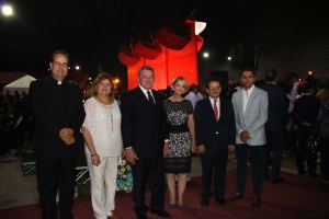 Alcalde Cocchiola inauguró Monumental obra de Negret “Horizonte Paisaje Agustiniano” en Valencia