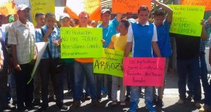 Productores de arroz protestan frente a sede de Agroisleña en Cagua