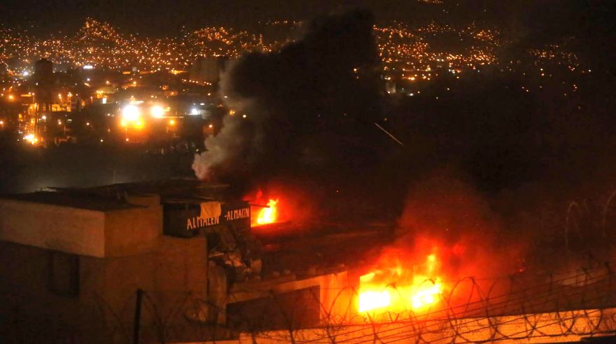 Incendio en cárcel de Lima dejó al menos dos muertos (fotos)