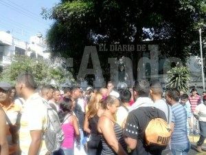 En Trujillo buhoneros protestan porque no les dejan vender productos regulados