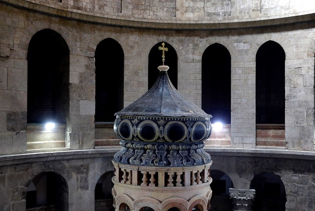 El edículo, una pequeña capilla de mármol en el centro de la rotonda de la iglesia del Santo Sepulcro de Jerusalén, Israel, que se cree que alberga la tumba de Jesucristo, el 5 de marzo de 2017.