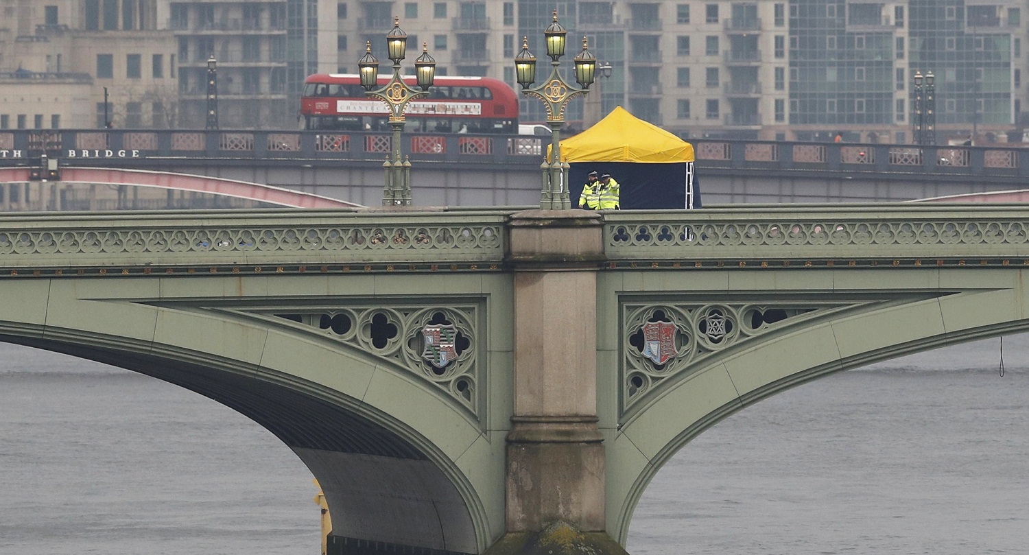El Puente de Westminster en Londres reabre tras el atentado