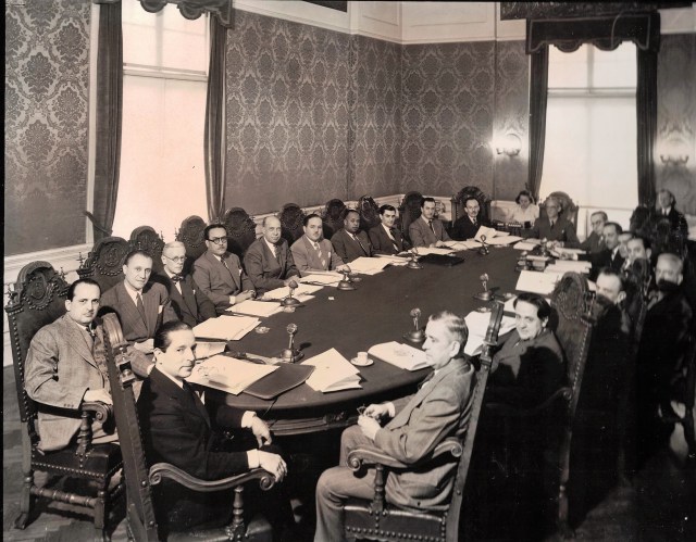 Reunión del Consejo de la OEA, Bogotá, mayo de 1948. Foto: Inédita, propiedad del expresidente Rómulo Betancourt. Archivo de la OEA. 
