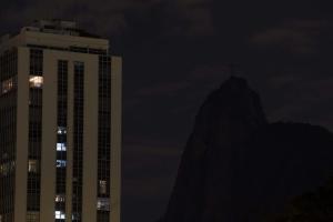 Iluminación del Cristo Redentor de Río fue apagada durante Hora del Planeta