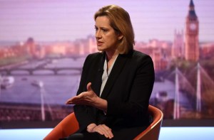Ministra británica dice que cifrado de extremo a extremo en servicios de mensajería es inaceptable
