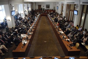 OEA debate este lunes si aplica la Carta Democrática a Venezuela