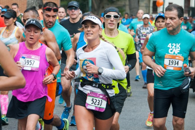 Foto: Lilian Tintori de López en el Maratón de la CAF / Nota de prensa 