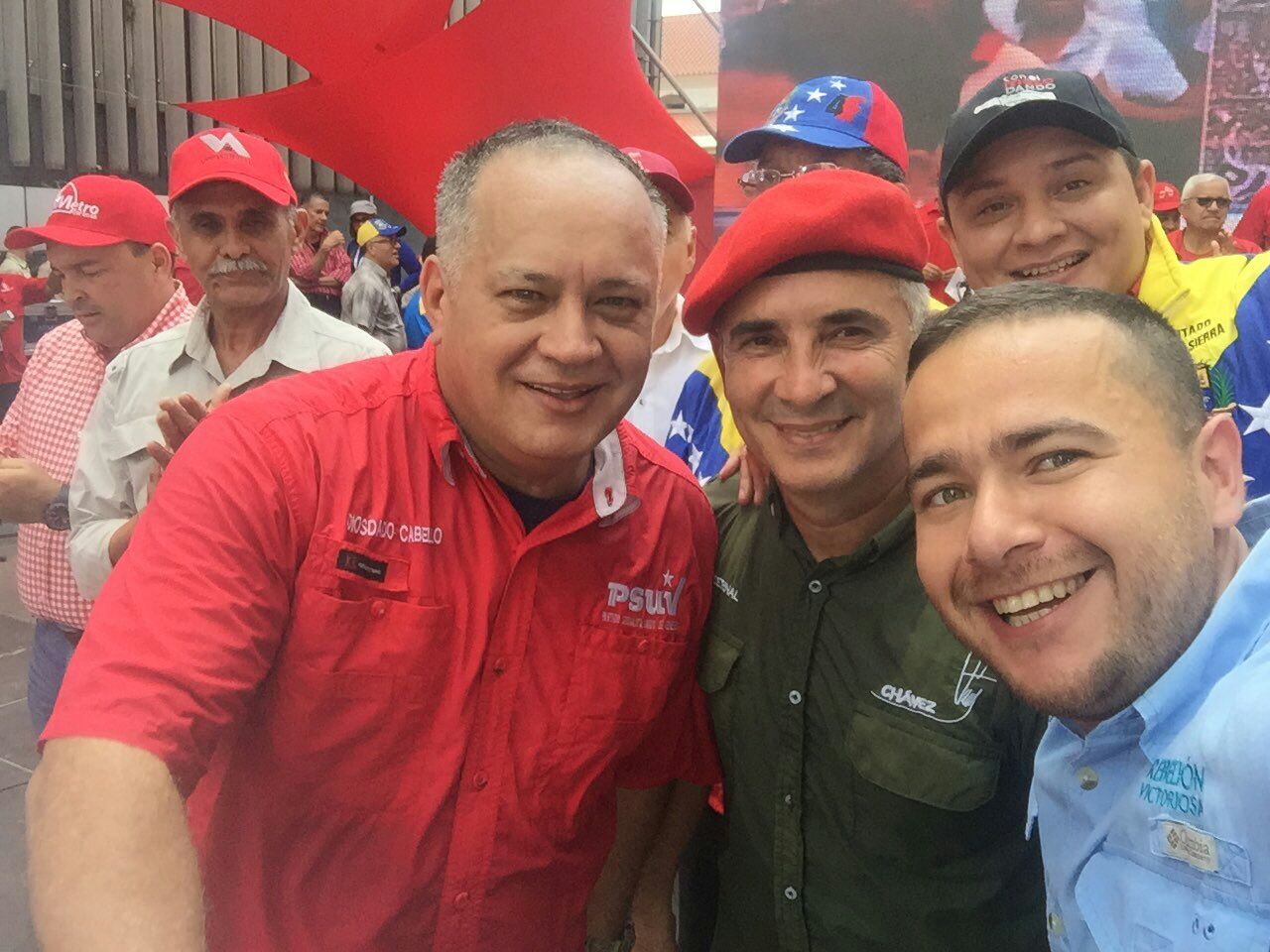 Buscando “Clap y Mazo”: El selfie de Ricardito Sánchez con Diosdado y Bernal (FOTO)