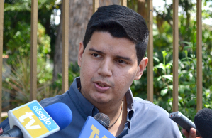 Daniel Merchán: Venezuela requiere de la presión internacional para superar la crisis