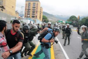 SNTP exige investigación penal contra el coronel Lugo, por agresiones, detenciones y robos de periodistas