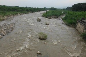 Desaparece hombre tras ser arrastrado por la crecida del río Táchira