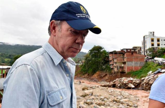 Presidente Santos visita una zona afectada. EFE