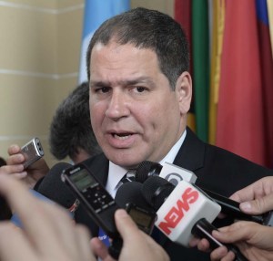 Luis Florido hablará por los venezolanos este miércoles ante Congreso de Colombia