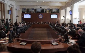 La OEA aprueba resolución que declara ilegítimo gobierno de Maduro #10Ene