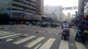 Reprimen a manifestantes en Chacao y Altamira con bombas lacrimógenas #6Abr