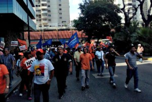 #6Abr: Comenzaron a marchar en la avenida Andrés Bello (Foto y video)
