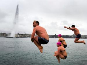 Mujeres ya pueden bañarse topless en el lago y ríos de Ginebra