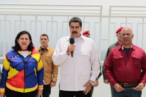 Maduro anuncia que la Iglesia evangélica dejará de ser una asociación en el país