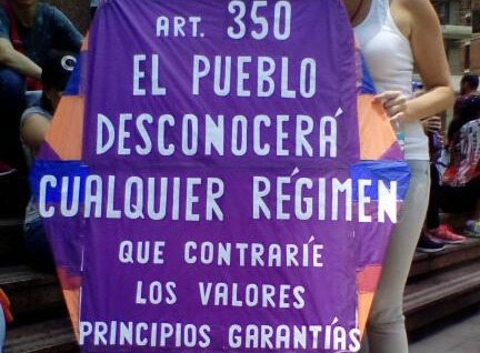 Foto: El Señor del Papagayo dice presente en la marcha de este 10 de abril