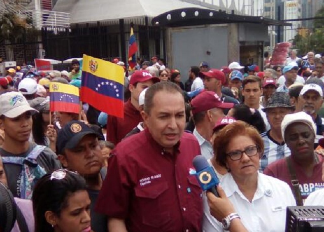 Richard Blanco: No queremos Constituyente, queremos a Maduro fuera de Miraflores