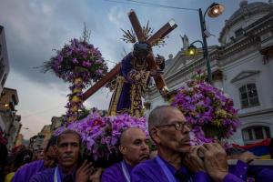 Tras cambio de ruta, el Nazareno de San Pablo realizó su tradicional procesión en Caracas (+Video)