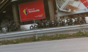 ¡Militarizado! Así se encuentran los alrededores de Plaza Venezuela en Caracas #12Abr (Fotos)