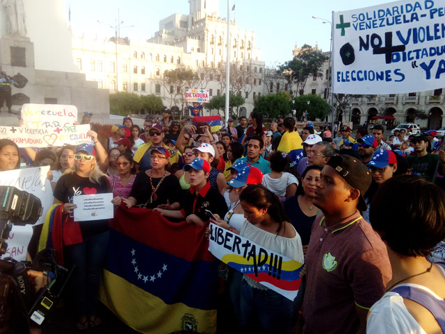 Venezolanos en Lima, Perú protestaron contra el régimen de Maduro