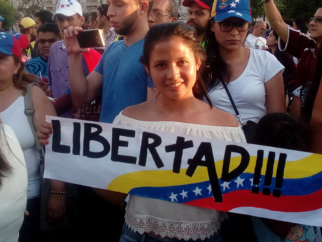 Venezolanos en Lima, Perú protestaron contra el régimen de Maduro