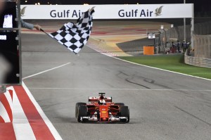 Sebastian Vettel de Ferrari se lleva el Gran Premio de Bahréin