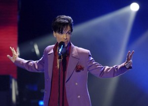 Familia de Prince demanda a hospital que le trató una semana antes de morir