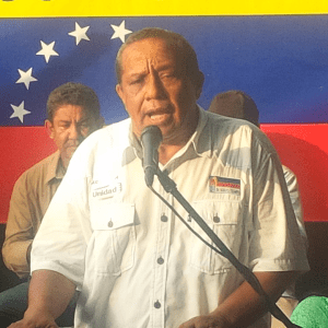 Carlos González: Reconoces una dictadura cuando en vez de comida garantizan fusiles