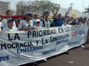 Movimiento Estudiantil y FCU LUZ rechazan represión en la marcha del #19Abr