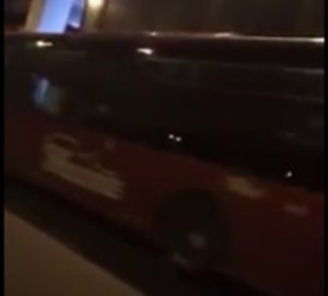 Comienzan a llegar los autobuses para marcha chavista (Video)